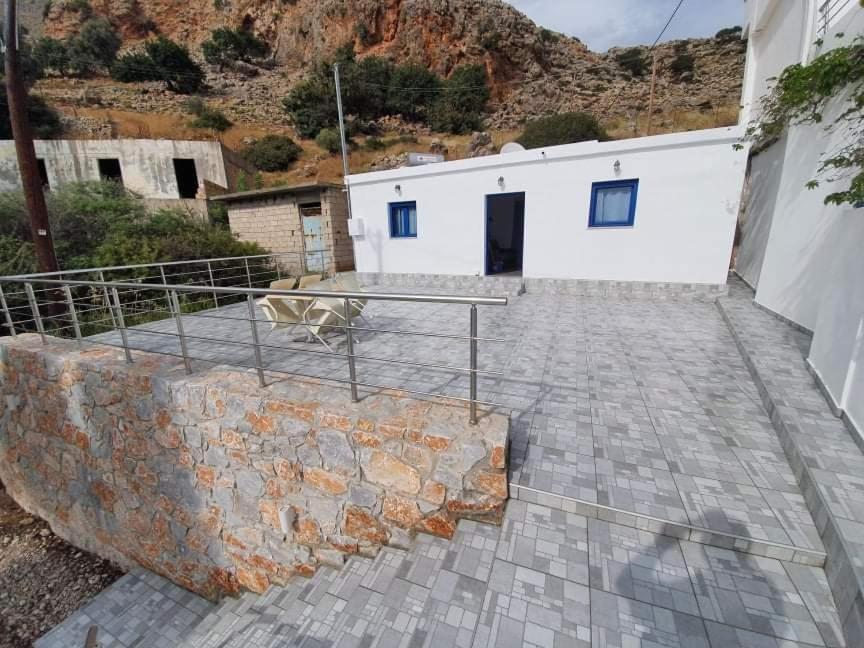 דירות לוטרו Edem House Finikas מראה חיצוני תמונה